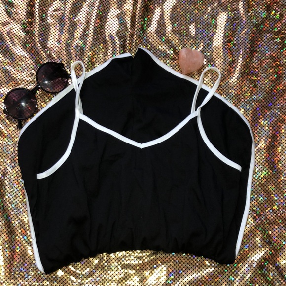 -Boutique- Shorts Romper - Picture 6 of 17